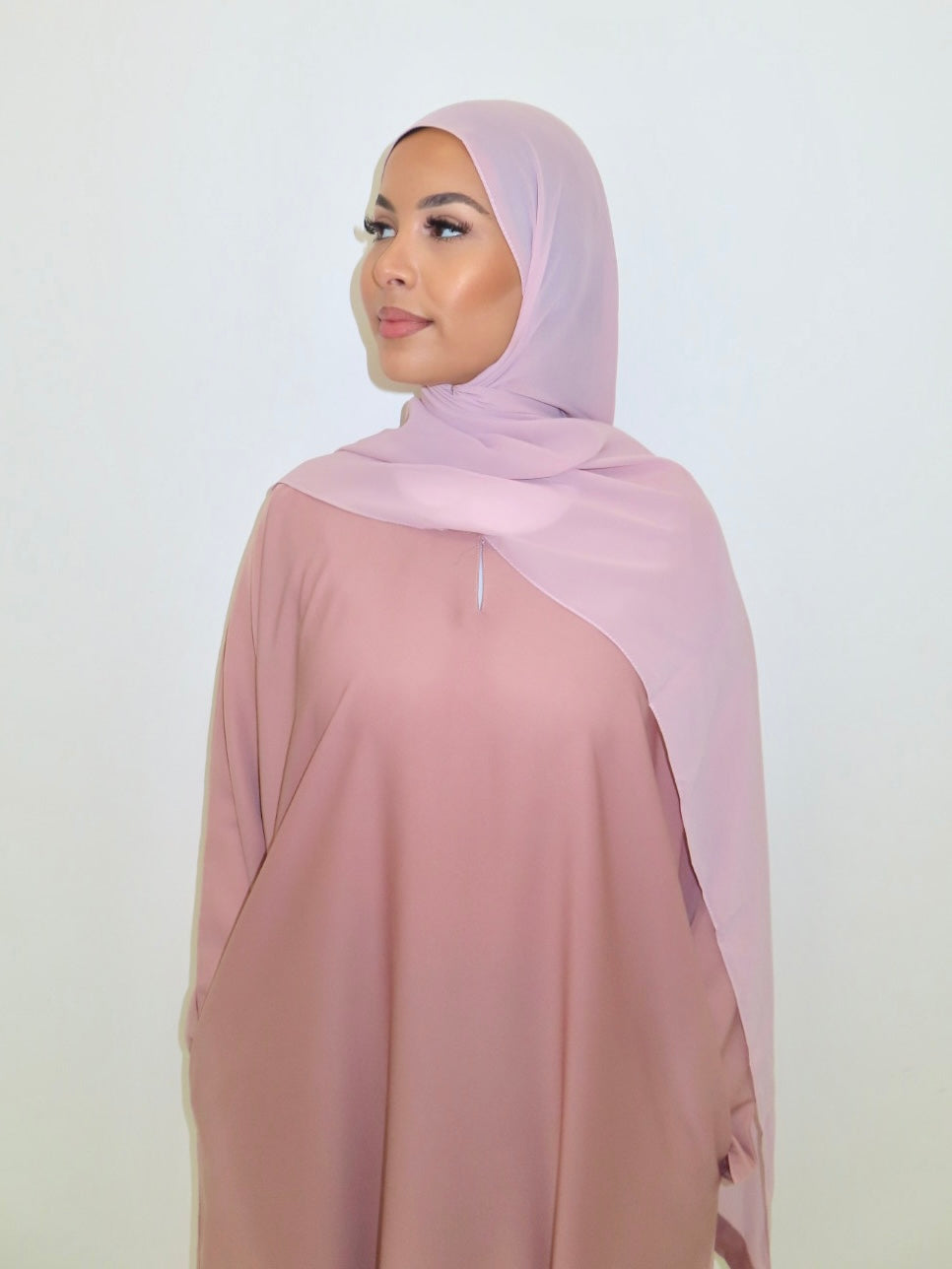 Pink closed abaya with pockets