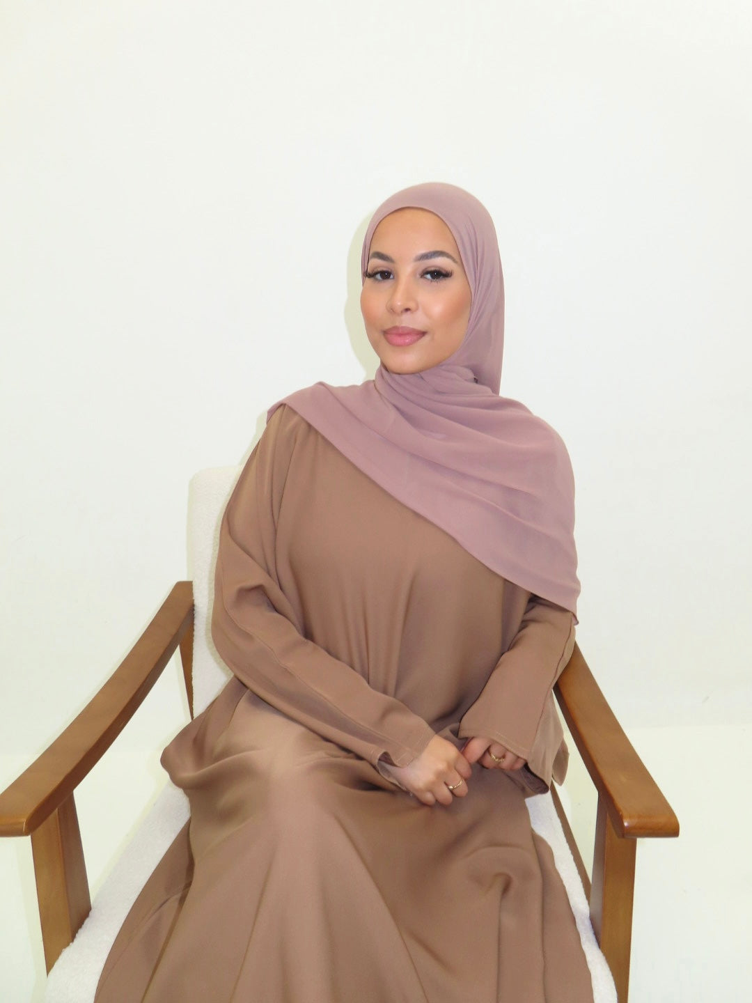 Brown closed abaya with pockets