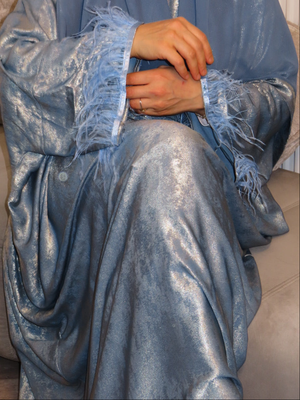 BLUE FEATHERED CLOSED ABAYA SET