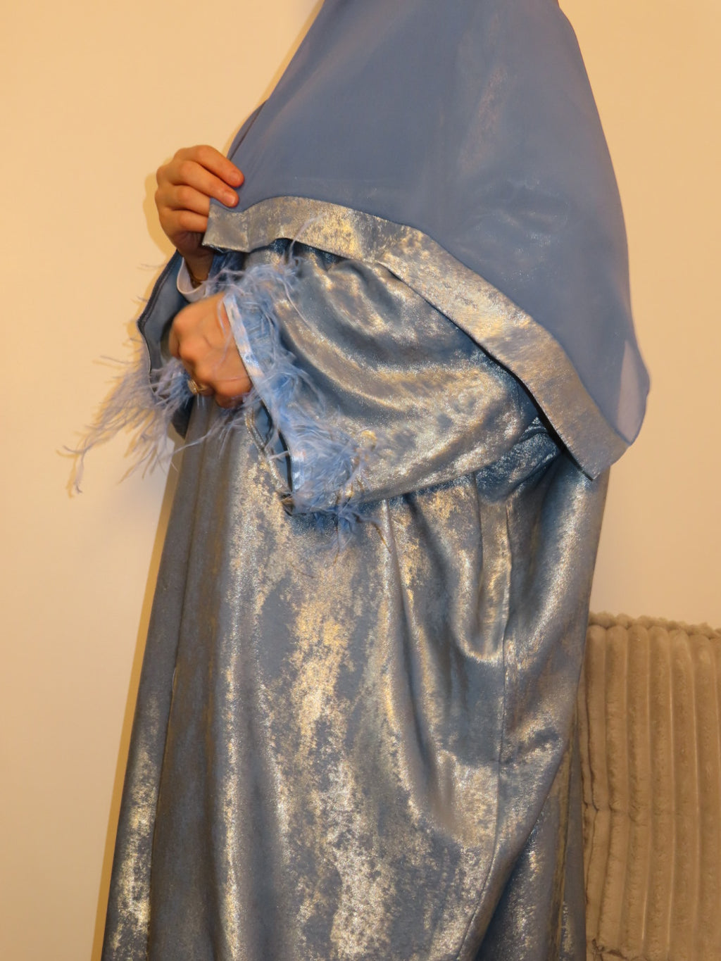 BLUE FEATHERED CLOSED ABAYA SET